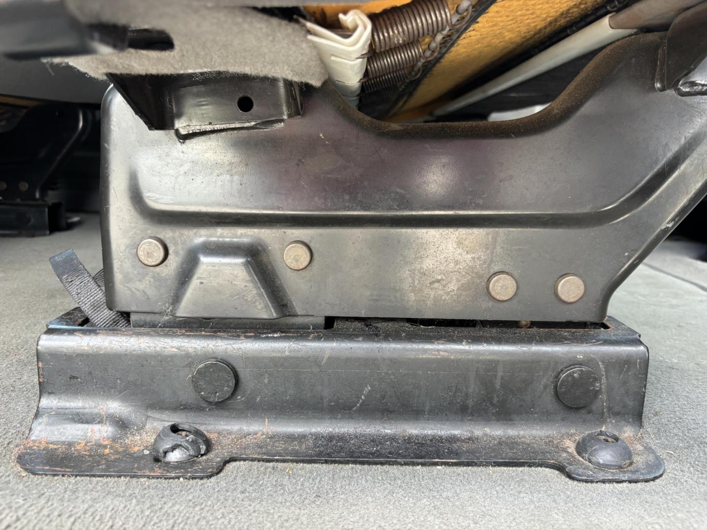 2010 WHITE /GRAY CLOTH Ford E-Series Wagon E-350 XL Super Duty Extended (1FBSS3BL3AD) with an 5.4L V8 SOHC 16V engine, 4 Speed Automatic transmission, located at 11170 Summerlin Square Dr., Fort Myers Beach, FL, 33931, (239) 999-7777, 26.493546, -81.941628 - Check out this heavy-duty and spacious 2010 Ford E-350 Super Duty Wagon XLT — offering 128,000 miles and built to handle large groups, work needs, or commercial use with ease. Powered by a strong 5.4L V8 engine and paired with rear-wheel drive, this E-350 delivers the durability and performance - Photo#24