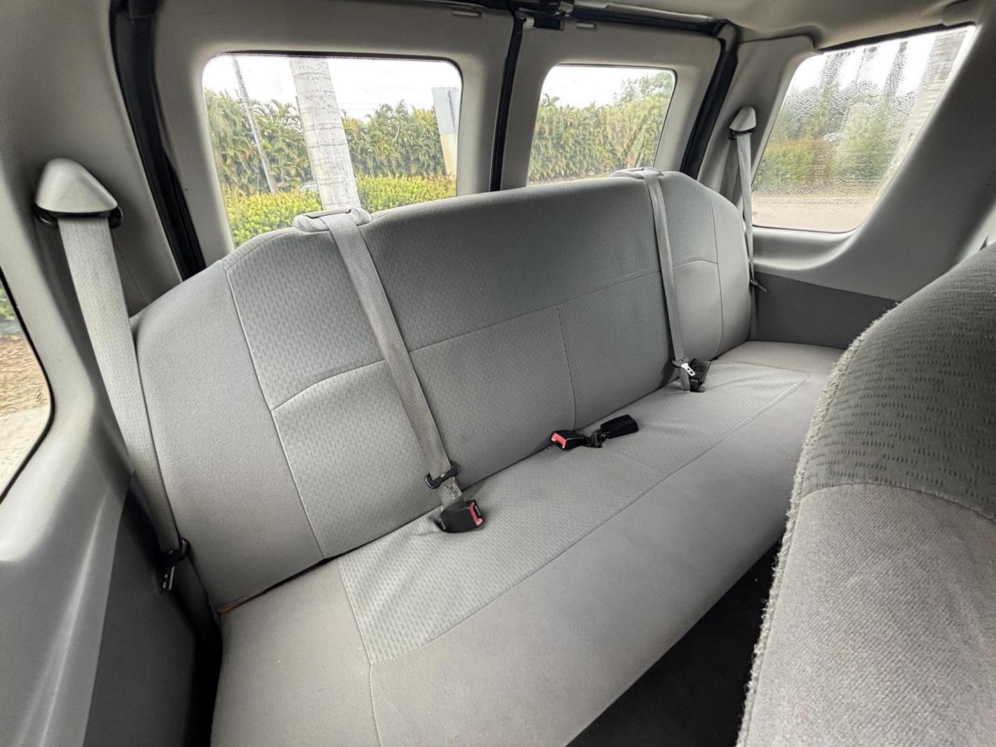 2010 WHITE /GRAY CLOTH Ford E-Series Wagon E-350 XL Super Duty Extended (1FBSS3BL3AD) with an 5.4L V8 SOHC 16V engine, 4 Speed Automatic transmission, located at 11170 Summerlin Square Dr., Fort Myers Beach, FL, 33931, (239) 999-7777, 26.493546, -81.941628 - Check out this heavy-duty and spacious 2010 Ford E-350 Super Duty Wagon XLT — offering 128,000 miles and built to handle large groups, work needs, or commercial use with ease. Powered by a strong 5.4L V8 engine and paired with rear-wheel drive, this E-350 delivers the durability and performance - Photo#21