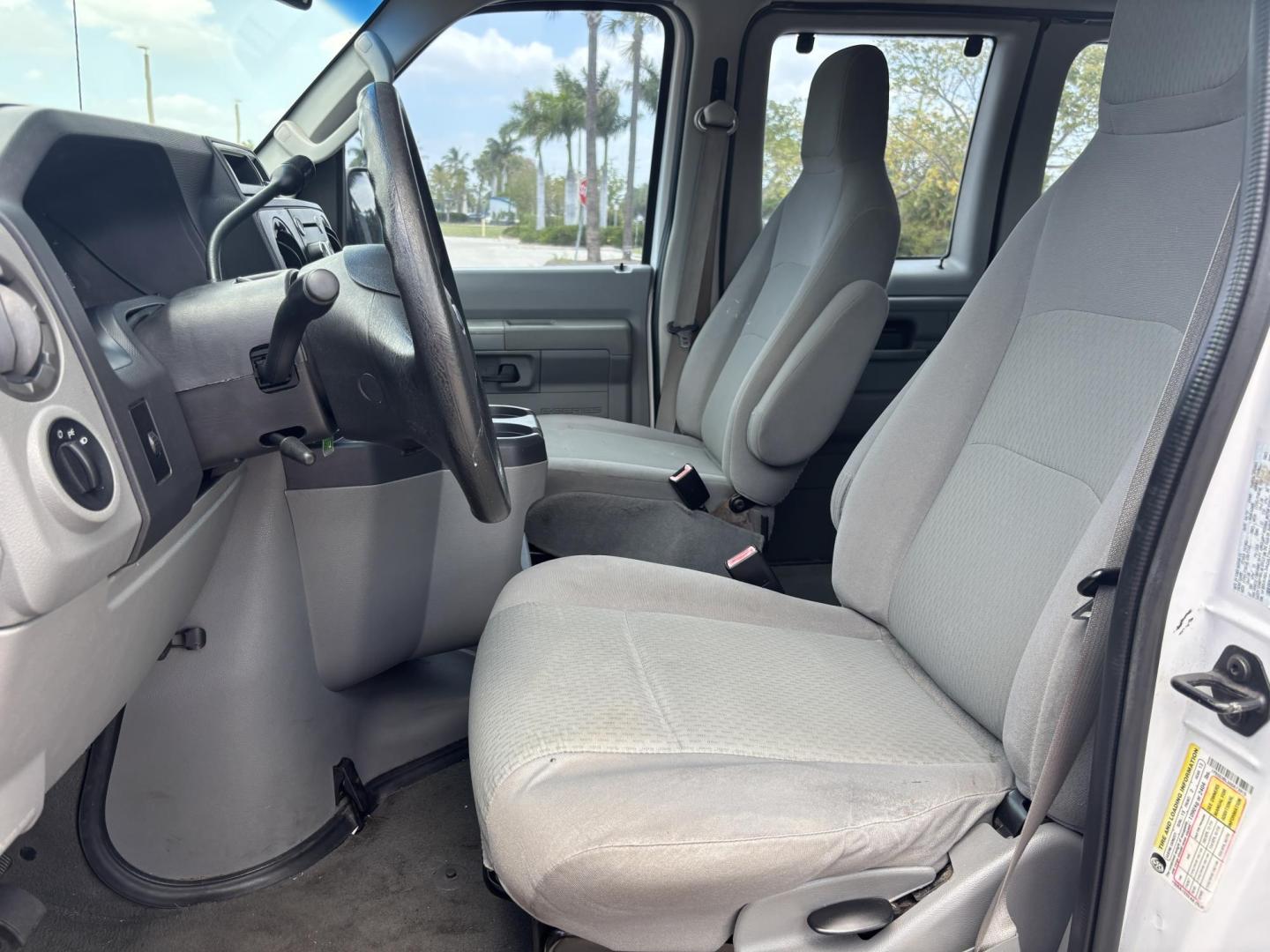 2010 WHITE /GRAY CLOTH Ford E-Series Wagon E-350 XL Super Duty Extended (1FBSS3BL3AD) with an 5.4L V8 SOHC 16V engine, 4 Speed Automatic transmission, located at 11170 Summerlin Square Dr., Fort Myers Beach, FL, 33931, (239) 999-7777, 26.493546, -81.941628 - Check out this heavy-duty and spacious 2010 Ford E-350 Super Duty Wagon XLT — offering 128,000 miles and built to handle large groups, work needs, or commercial use with ease. Powered by a strong 5.4L V8 engine and paired with rear-wheel drive, this E-350 delivers the durability and performance - Photo#9