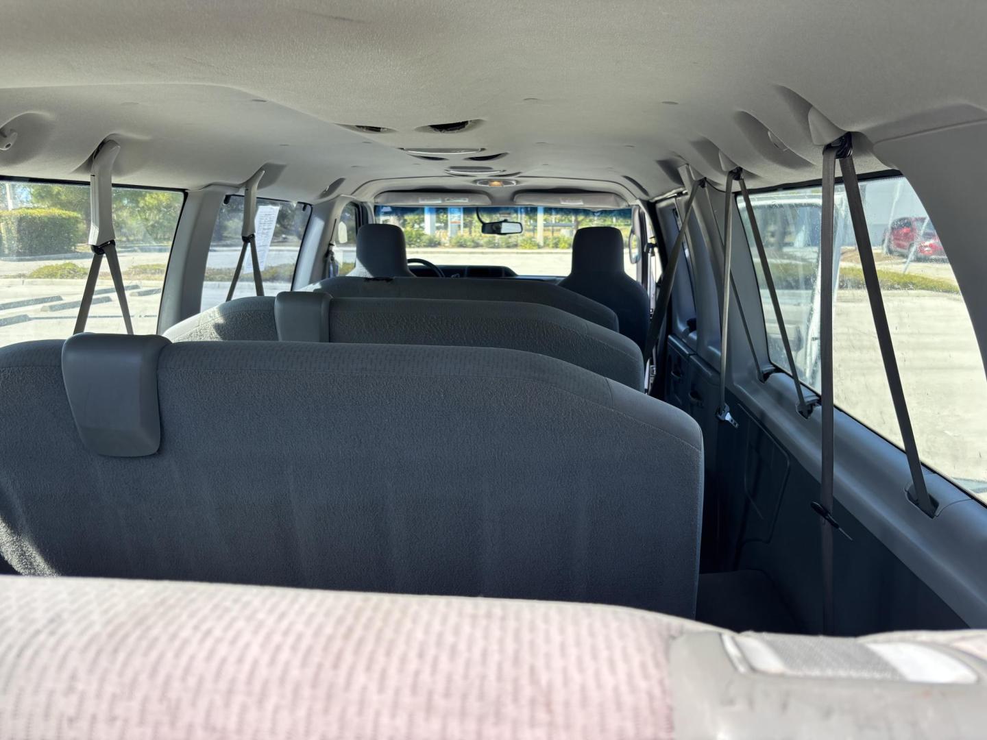 2010 WHITE /GRAY CLOTH Ford E-Series Wagon E-350 XL Super Duty Extended (1FBSS3BL3AD) with an 5.4L V8 SOHC 16V engine, located at 11170 Summerlin Square Dr., Fort Myers Beach, FL, 33931, (239) 999-7777, 26.493546, -81.941628 - Photo#10