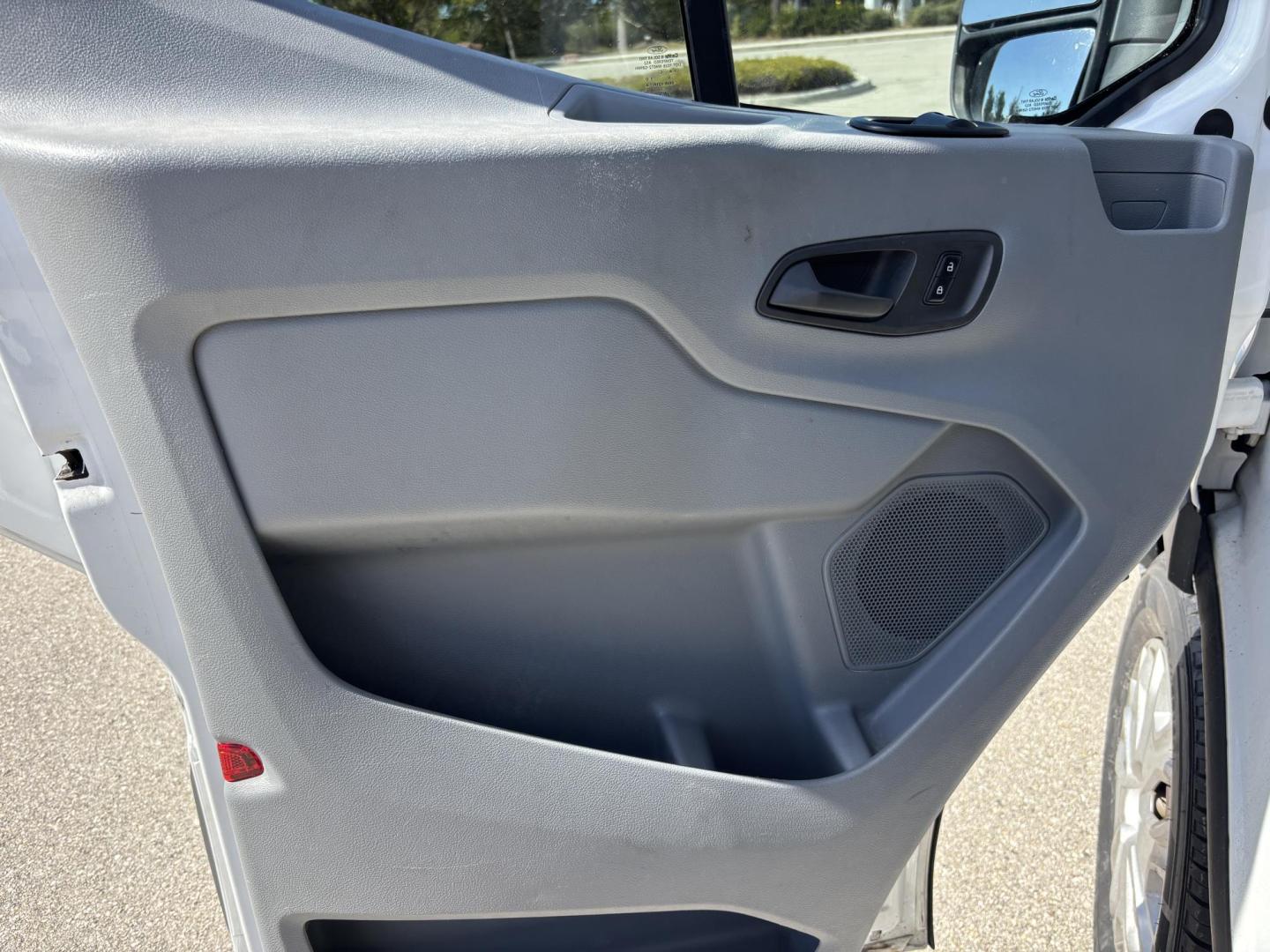 2016 WHITE /black Ford Transit 350 Wagon Low Roof XLT 60/40 Pass. 148-in. WB (1FBZX2ZM4GK) with an 3.7L V6 DOHC 24V engine, 6A transmission, located at 11170 Summerlin Square Dr., Fort Myers Beach, FL, 33931, (239) 999-7777, 26.493546, -81.941628 - Photo#20