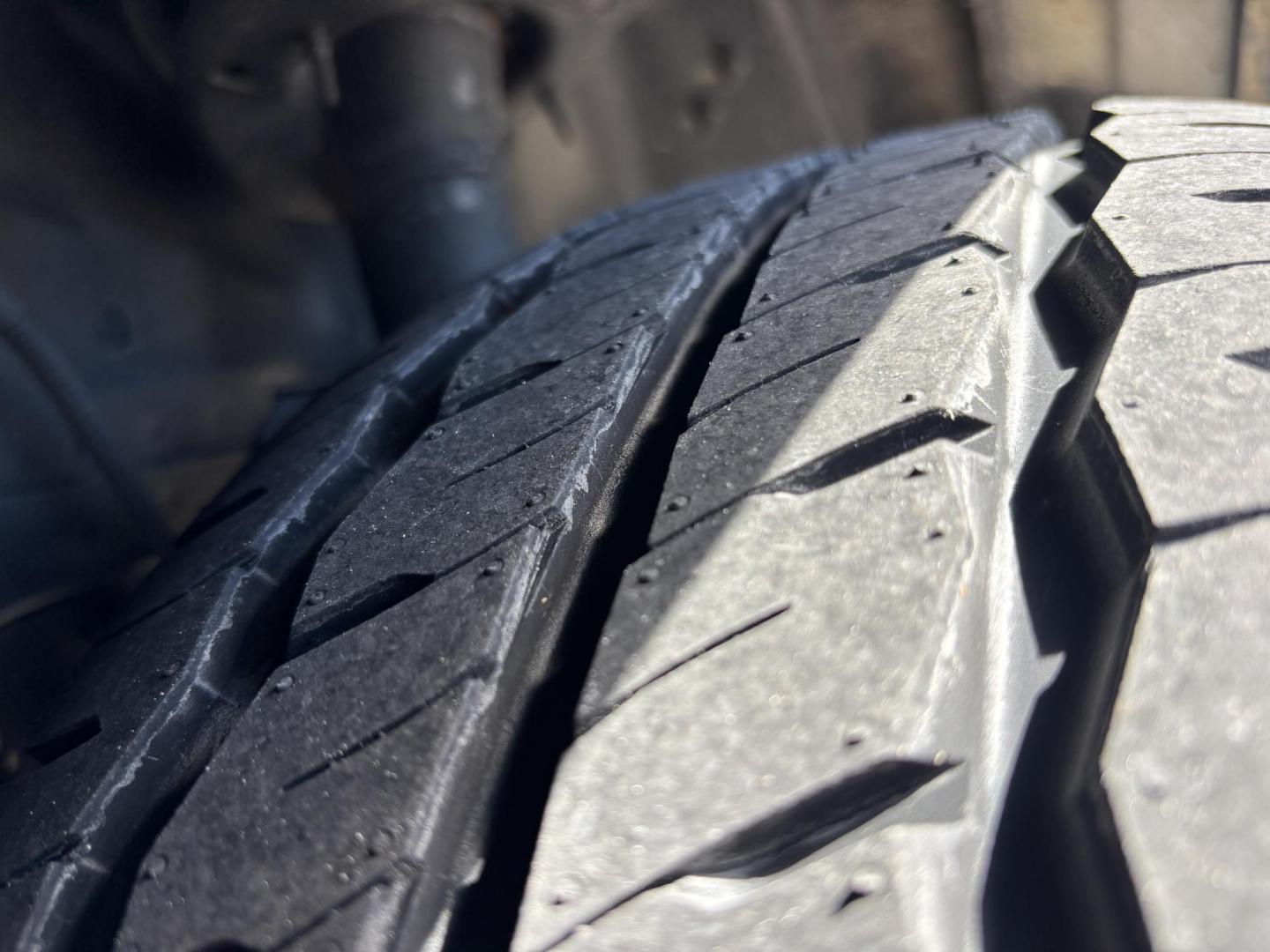 2016 WHITE /black Ford Transit 350 Wagon Low Roof XLT 60/40 Pass. 148-in. WB (1FBZX2ZM4GK) with an 3.7L V6 DOHC 24V engine, 6A transmission, located at 11170 Summerlin Square Dr., Fort Myers Beach, FL, 33931, (239) 999-7777, 26.493546, -81.941628 - Photo#21