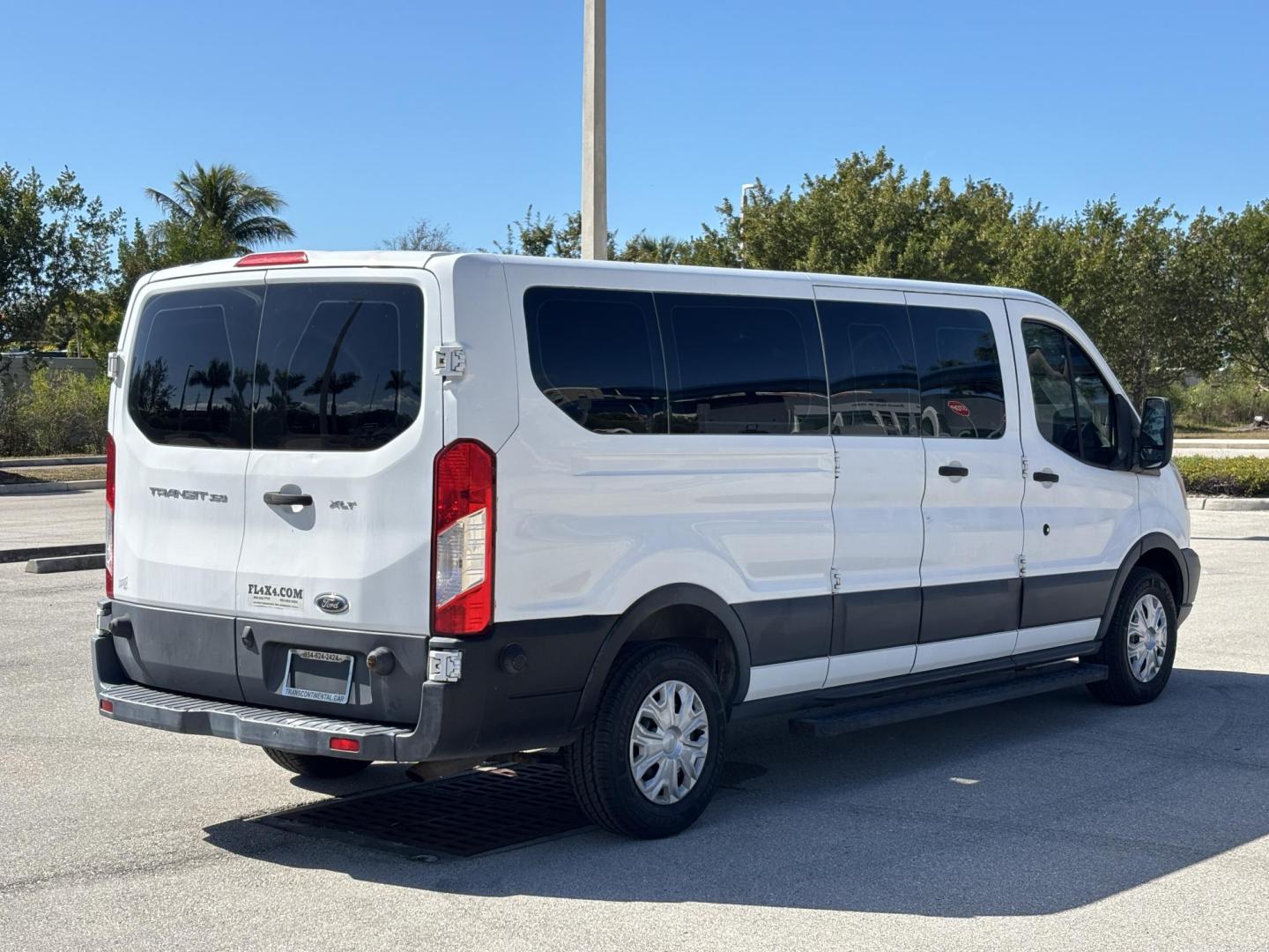 2016 WHITE /black Ford Transit 350 Wagon Low Roof XLT 60/40 Pass. 148-in. WB (1FBZX2ZM4GK) with an 3.7L V6 DOHC 24V engine, 6A transmission, located at 11170 Summerlin Square Dr., Fort Myers Beach, FL, 33931, (239) 999-7777, 26.493546, -81.941628 - Photo#5