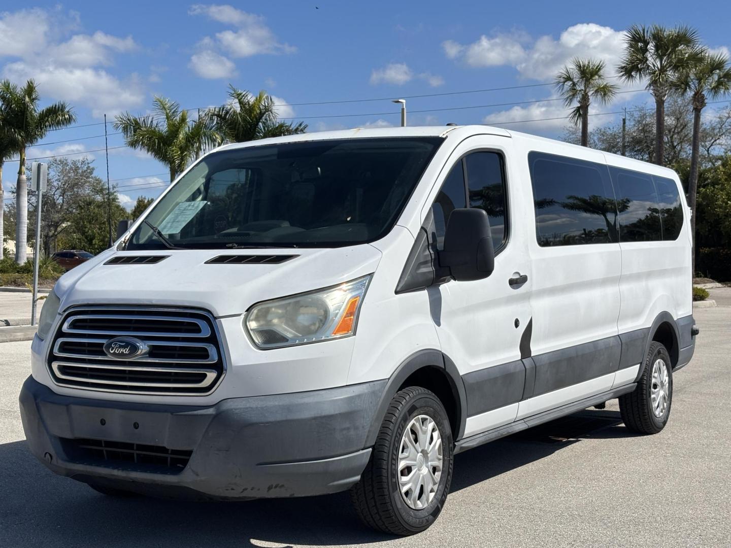 2016 WHITE /black Ford Transit 350 Wagon Low Roof XLT 60/40 Pass. 148-in. WB (1FBZX2ZM4GK) with an 3.7L V6 DOHC 24V engine, 6A transmission, located at 11170 Summerlin Square Dr., Fort Myers Beach, FL, 33931, (239) 999-7777, 26.493546, -81.941628 - Photo#1