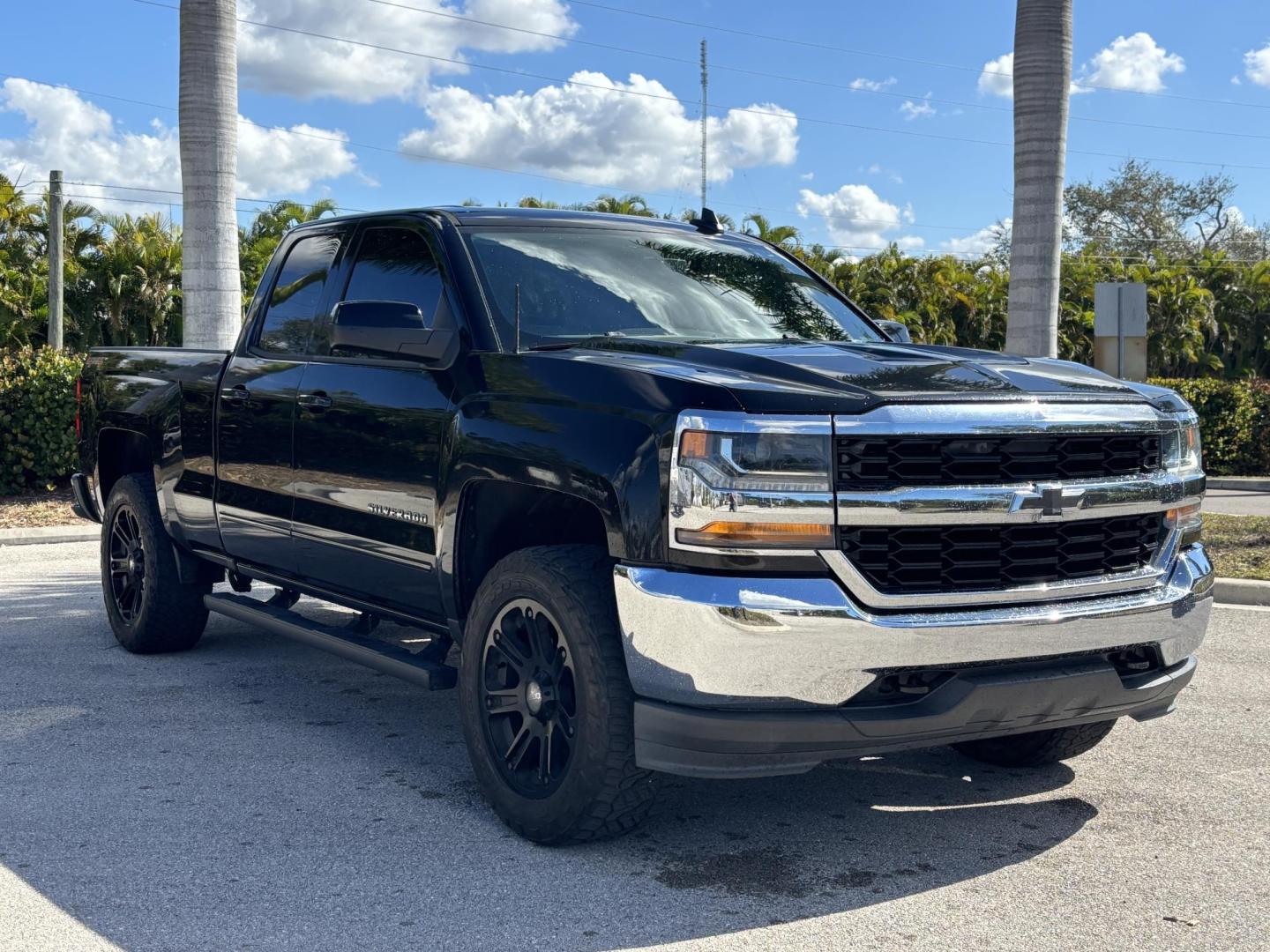 2017 BLACK /black Chevrolet Silverado 1500 LT Double Cab 4WD (1GCVKREH8HZ) with an 4.3L V6 OHV 12V engine, 6A transmission, located at 11170 Summerlin Square Dr., Fort Myers Beach, FL, 33931, (239) 999-7777, 26.493546, -81.941628 - 4 Wheel Drive - Photo#3