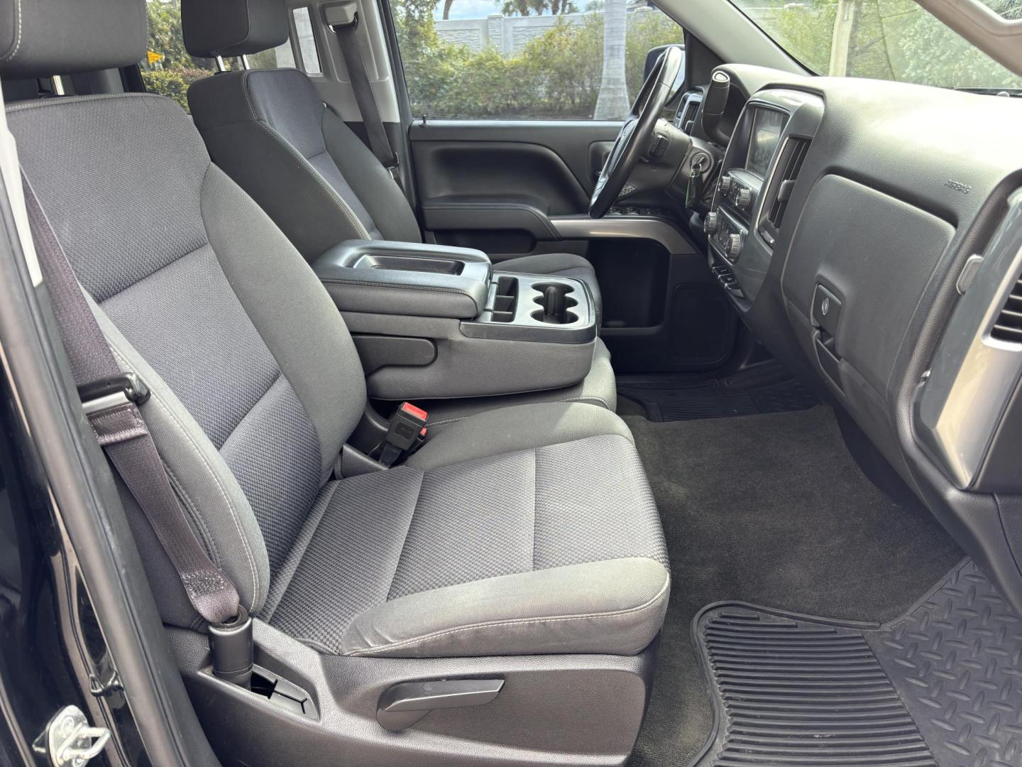 2017 BLACK /black Chevrolet Silverado 1500 LT Double Cab 4WD (1GCVKREH8HZ) with an 4.3L V6 OHV 12V engine, 6A transmission, located at 11170 Summerlin Square Dr., Fort Myers Beach, FL, 33931, (239) 999-7777, 26.493546, -81.941628 - 4 Wheel Drive - Photo#8