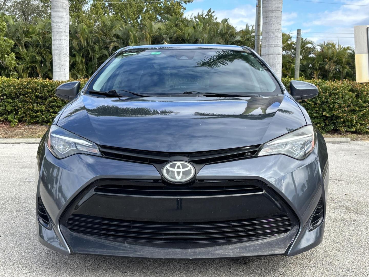 2018 BLUE /GRAY CLOTH Toyota Corolla XLE CVT (2T1BURHE3JC) with an 1.8L L4 DOHC 16V engine, CVT transmission, located at 11170 Summerlin Square Dr., Fort Myers Beach, FL, 33931, (239) 999-7777, 26.493546, -81.941628 - Rebuilt Title - Photo#2