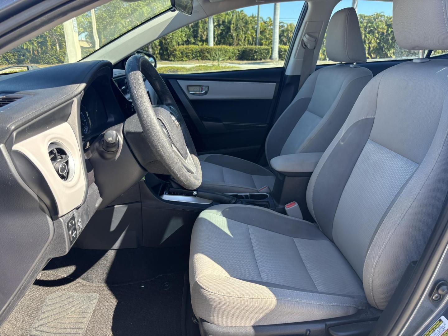 2018 BLUE /GRAY CLOTH Toyota Corolla XLE CVT (2T1BURHE3JC) with an 1.8L L4 DOHC 16V engine, CVT transmission, located at 11170 Summerlin Square Dr., Fort Myers Beach, FL, 33931, (239) 999-7777, 26.493546, -81.941628 - Rebuilt Title - Photo#10