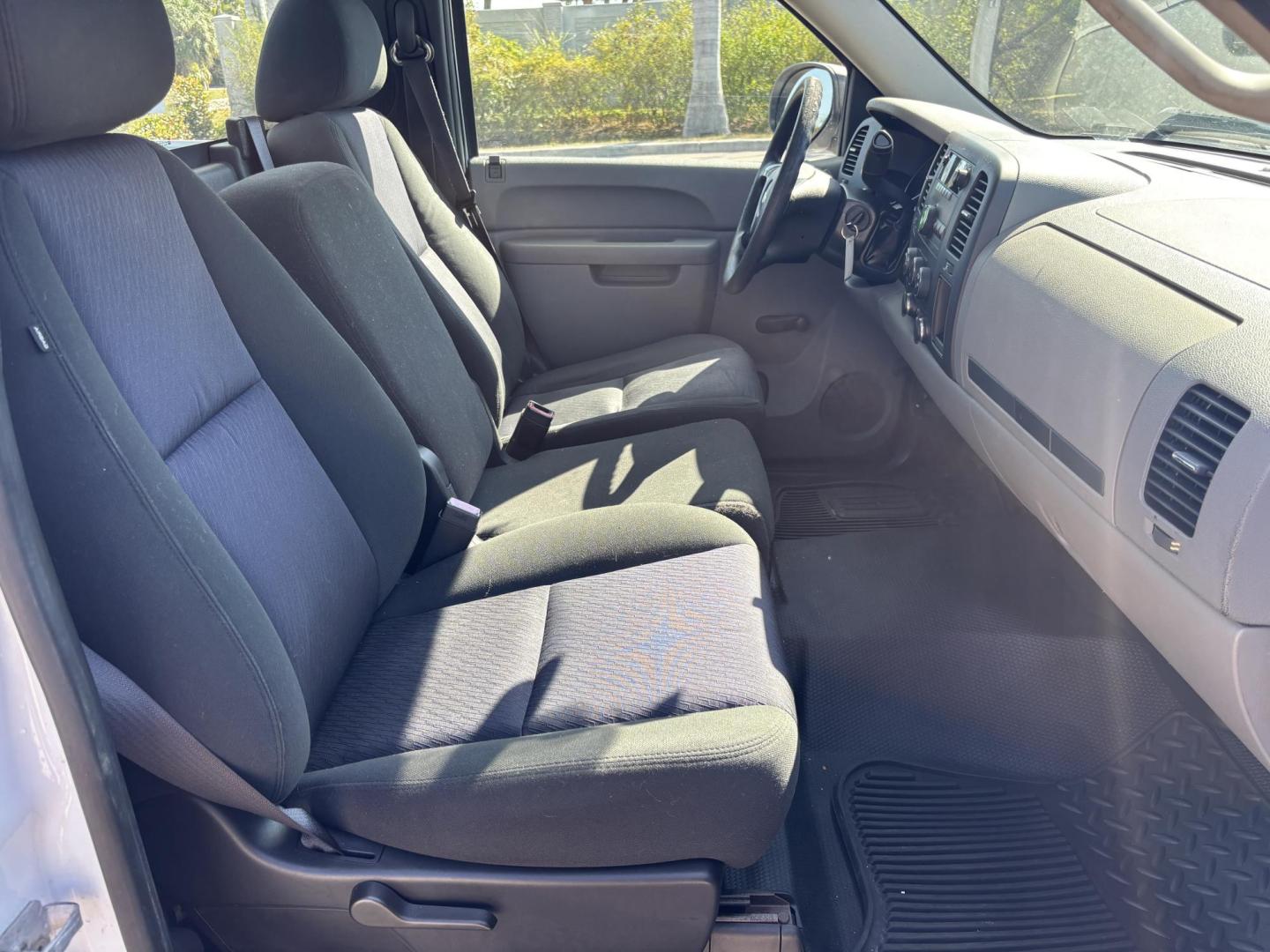 2013 WHITE Chevrolet Silverado 1500 Work Truck 2WD (1GCNCPEXXDZ) with an 4.3L V6 OHV 12V engine, located at 11170 Summerlin Square Dr., Fort Myers Beach, FL, 33931, (239) 999-7777, 26.493546, -81.941628 - Carfax 1 Owner 2 Door Long Bed - Photo#11