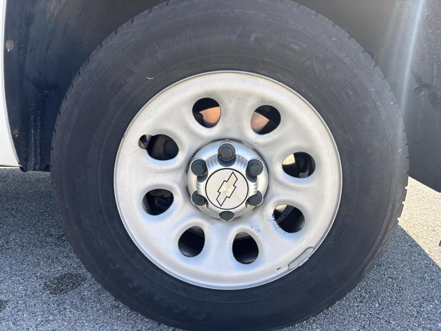 2013 WHITE Chevrolet Silverado 1500 Work Truck 2WD (1GCNCPEXXDZ) with an 4.3L V6 OHV 12V engine, located at 11170 Summerlin Square Dr., Fort Myers Beach, FL, 33931, (239) 999-7777, 26.493546, -81.941628 - Carfax 1 Owner 2 Door Long Bed - Photo#25