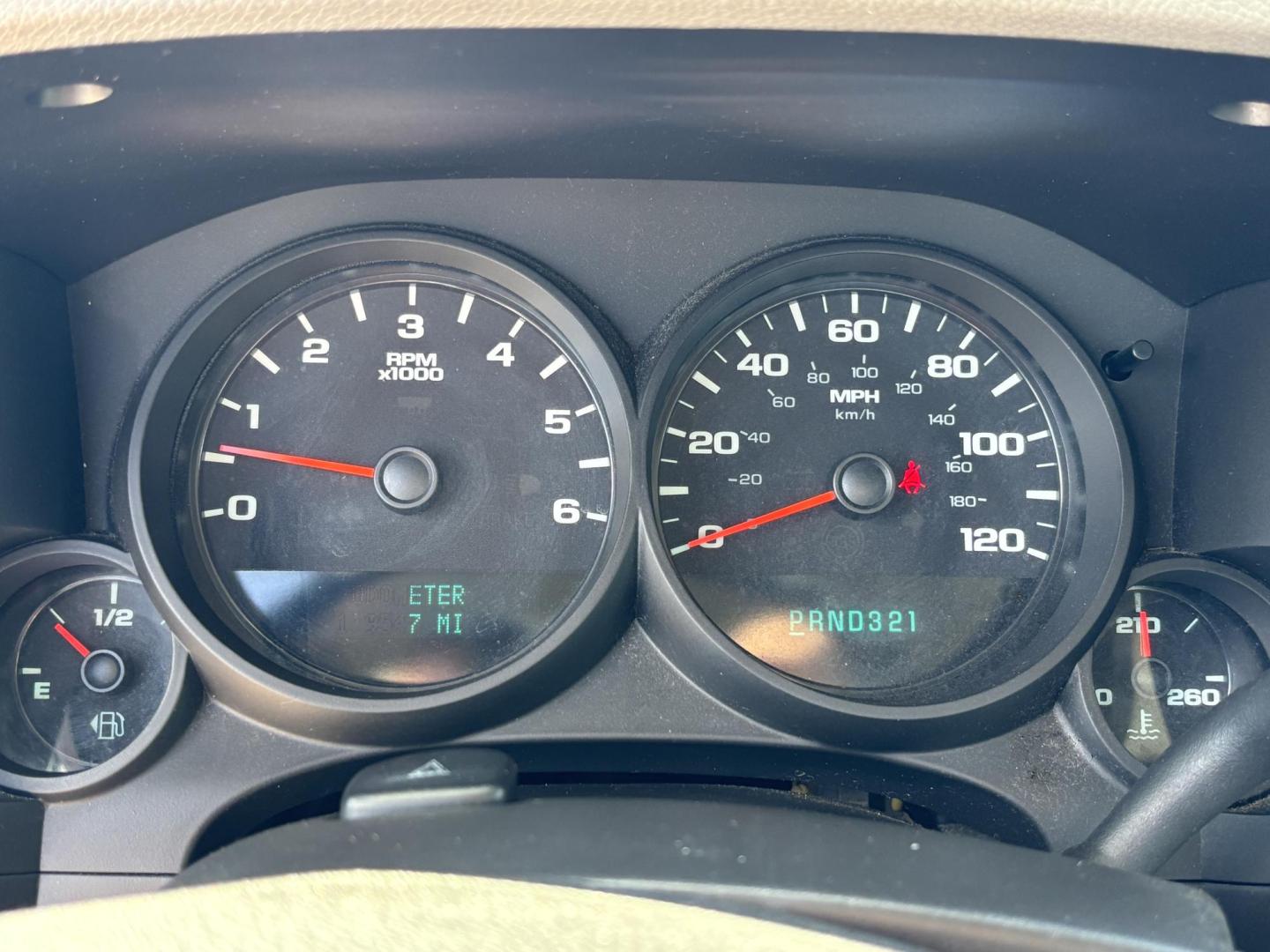 2013 WHITE Chevrolet Silverado 1500 Work Truck 2WD (1GCNCPEXXDZ) with an 4.3L V6 OHV 12V engine, located at 11170 Summerlin Square Dr., Fort Myers Beach, FL, 33931, (239) 999-7777, 26.493546, -81.941628 - Carfax 1 Owner 2 Door Long Bed - Photo#12