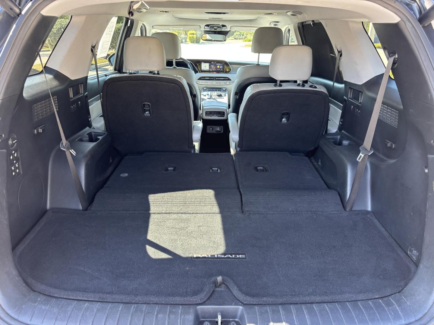 2020 GRAY /GRAY LEATHER Hyundai Palisade SEL AWD (KM8R4DHE8LU) with an 3.8L V6 DOHC 24V engine, 8A transmission, located at 11170 Summerlin Square Dr., Fort Myers Beach, FL, 33931, (239) 999-7777, 26.493546, -81.941628 - Photo#37