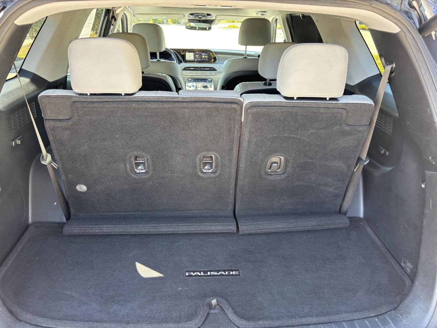 2020 GRAY /GRAY LEATHER Hyundai Palisade SEL AWD (KM8R4DHE8LU) with an 3.8L V6 DOHC 24V engine, 8A transmission, located at 11170 Summerlin Square Dr., Fort Myers Beach, FL, 33931, (239) 999-7777, 26.493546, -81.941628 - Photo#35