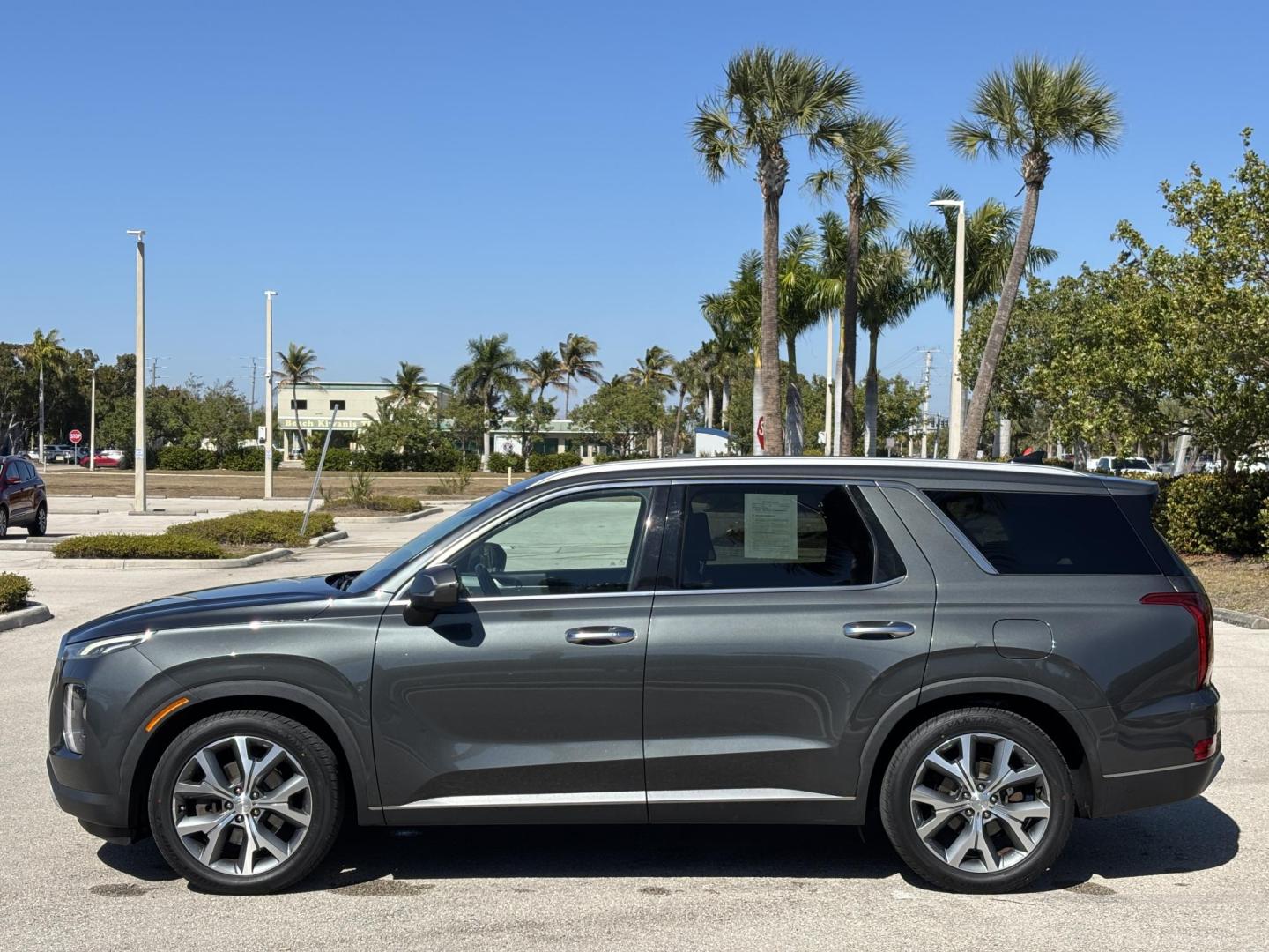 2020 GRAY /GRAY LEATHER Hyundai Palisade SEL AWD (KM8R4DHE8LU) with an 3.8L V6 DOHC 24V engine, 8A transmission, located at 11170 Summerlin Square Dr., Fort Myers Beach, FL, 33931, (239) 999-7777, 26.493546, -81.941628 - Photo#8