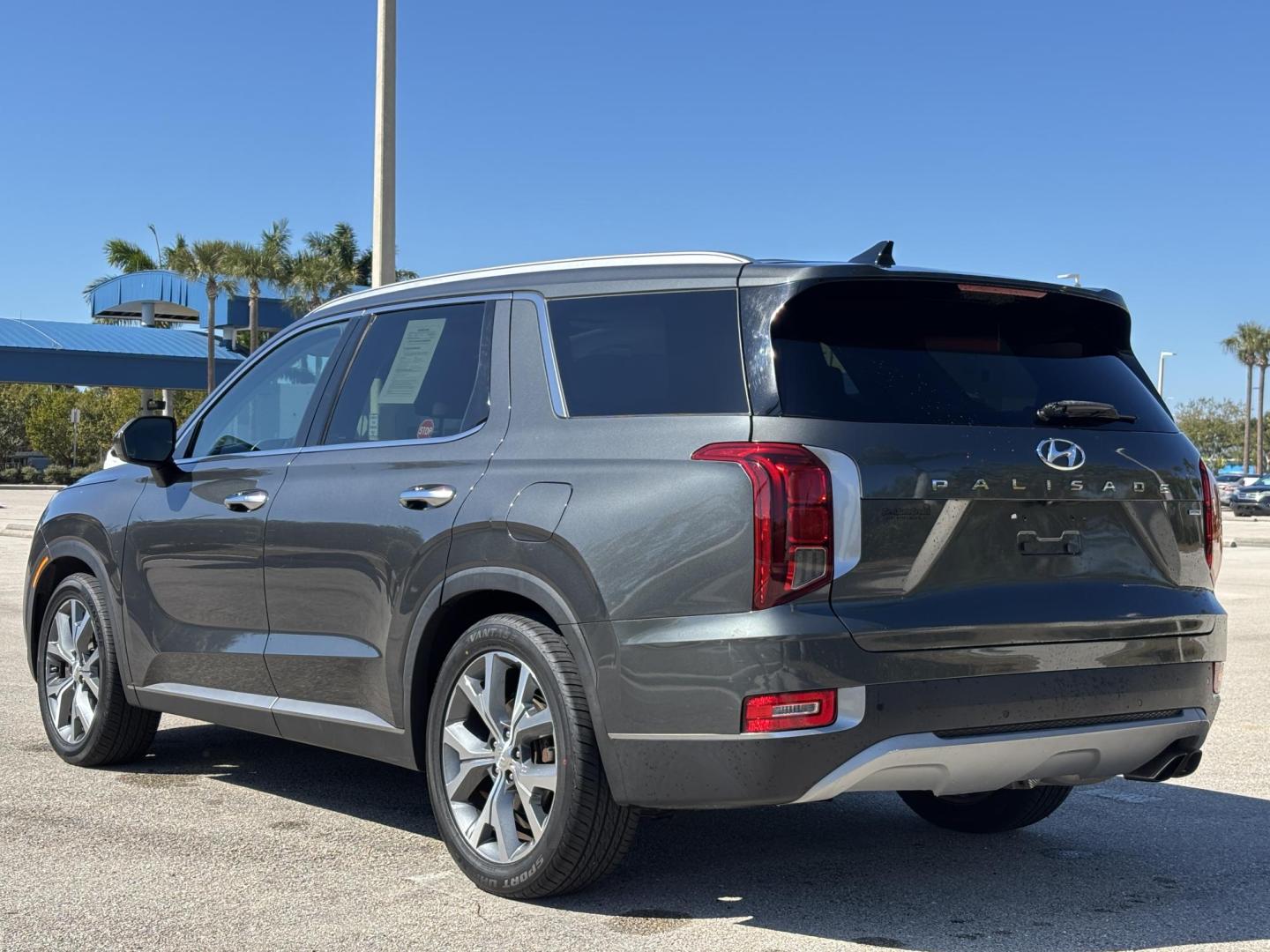 2020 GRAY /GRAY LEATHER Hyundai Palisade SEL AWD (KM8R4DHE8LU) with an 3.8L V6 DOHC 24V engine, 8A transmission, located at 11170 Summerlin Square Dr., Fort Myers Beach, FL, 33931, (239) 999-7777, 26.493546, -81.941628 - Photo#5