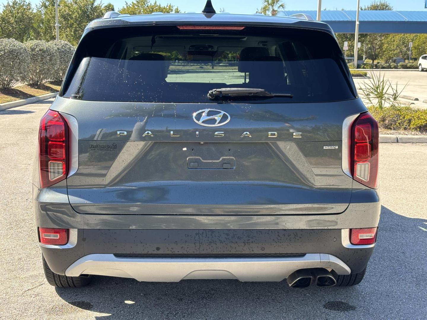 2020 GRAY /GRAY LEATHER Hyundai Palisade SEL AWD (KM8R4DHE8LU) with an 3.8L V6 DOHC 24V engine, 8A transmission, located at 11170 Summerlin Square Dr., Fort Myers Beach, FL, 33931, (239) 999-7777, 26.493546, -81.941628 - Photo#6