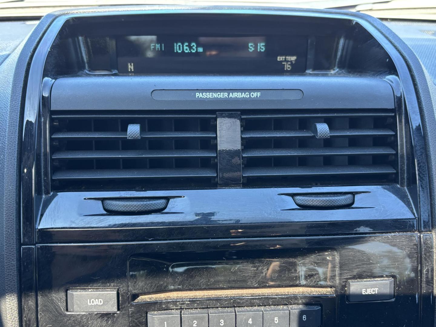 2011 WHITE /BLACK LEATHER Ford Escape Limited FWD (1FMCU0EG6BK) with an 3.0L V6 DOHC 24V engine, 6-Speed Automatic transmission, located at 11170 Summerlin Square Dr., Fort Myers Beach, FL, 33931, (239) 999-7777, 26.493546, -81.941628 - Photo#25