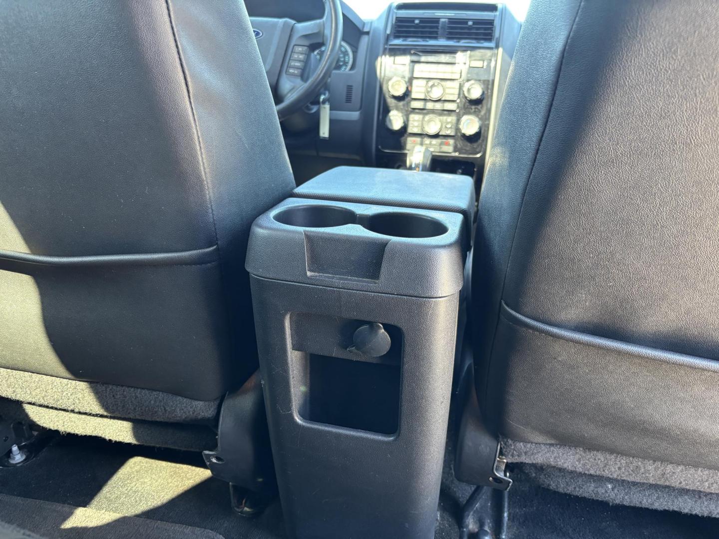 2011 WHITE /BLACK LEATHER Ford Escape Limited FWD (1FMCU0EG6BK) with an 3.0L V6 DOHC 24V engine, 6-Speed Automatic transmission, located at 11170 Summerlin Square Dr., Fort Myers Beach, FL, 33931, (239) 999-7777, 26.493546, -81.941628 - Photo#16