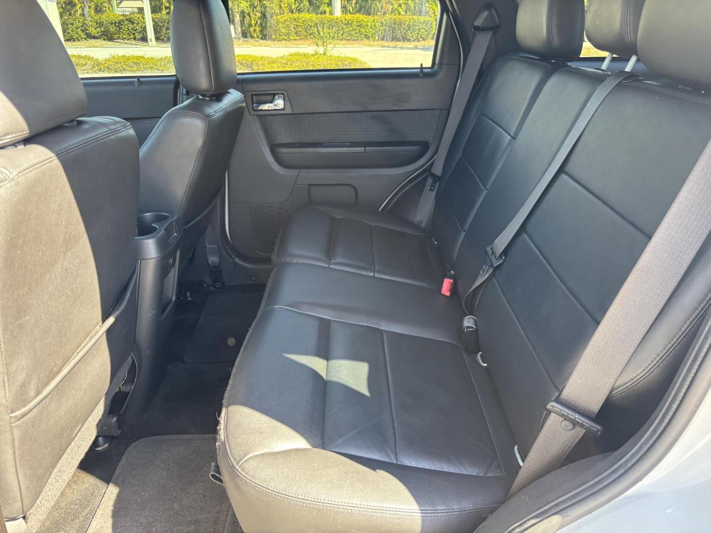 2011 WHITE /BLACK LEATHER Ford Escape Limited FWD (1FMCU0EG6BK) with an 3.0L V6 DOHC 24V engine, 6-Speed Automatic transmission, located at 11170 Summerlin Square Dr., Fort Myers Beach, FL, 33931, (239) 999-7777, 26.493546, -81.941628 - Photo#17