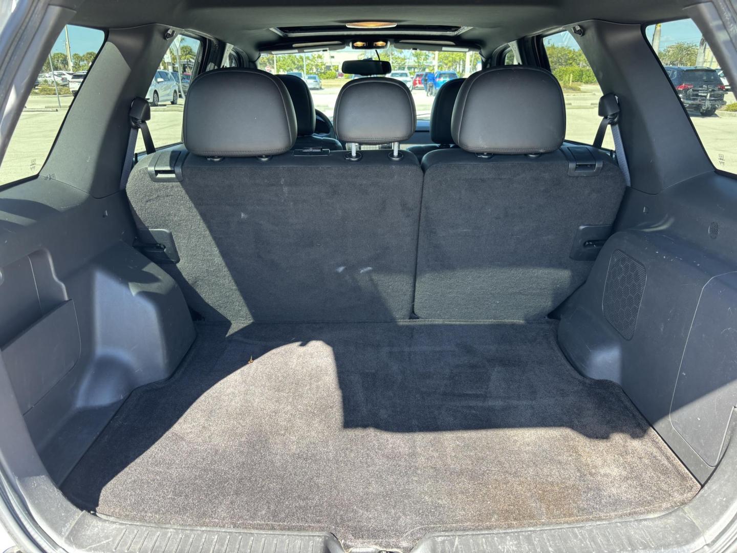 2011 WHITE /BLACK LEATHER Ford Escape Limited FWD (1FMCU0EG6BK) with an 3.0L V6 DOHC 24V engine, 6-Speed Automatic transmission, located at 11170 Summerlin Square Dr., Fort Myers Beach, FL, 33931, (239) 999-7777, 26.493546, -81.941628 - Photo#18