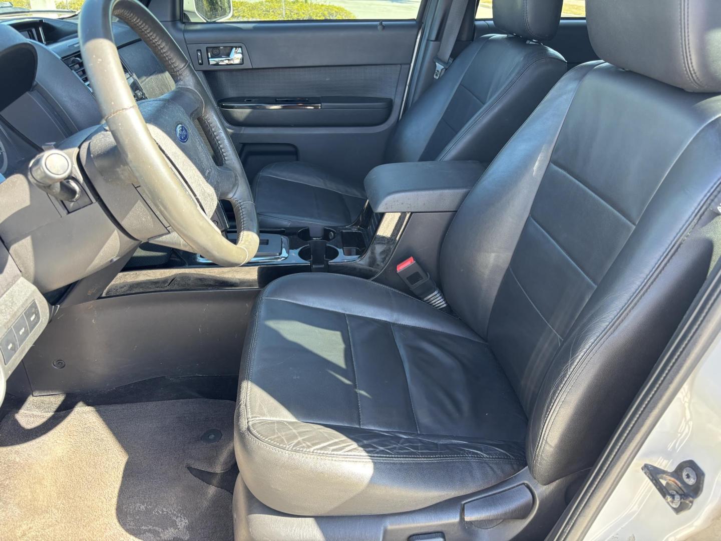 2011 WHITE /BLACK LEATHER Ford Escape Limited FWD (1FMCU0EG6BK) with an 3.0L V6 DOHC 24V engine, 6-Speed Automatic transmission, located at 11170 Summerlin Square Dr., Fort Myers Beach, FL, 33931, (239) 999-7777, 26.493546, -81.941628 - Photo#11