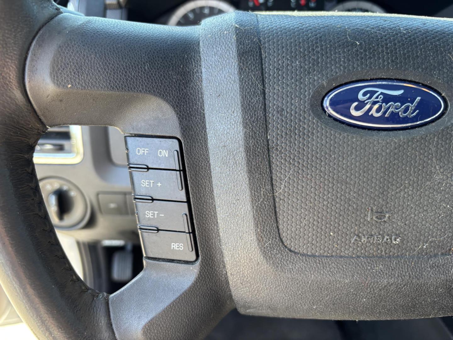 2011 WHITE /BLACK LEATHER Ford Escape Limited FWD (1FMCU0EG6BK) with an 3.0L V6 DOHC 24V engine, 6-Speed Automatic transmission, located at 11170 Summerlin Square Dr., Fort Myers Beach, FL, 33931, (239) 999-7777, 26.493546, -81.941628 - Photo#22