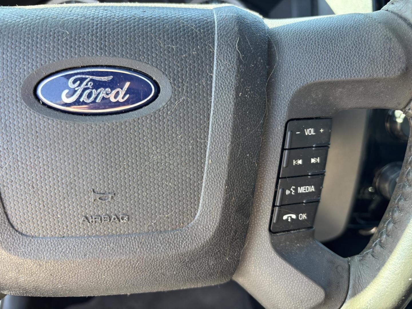 2011 WHITE /BLACK LEATHER Ford Escape Limited FWD (1FMCU0EG6BK) with an 3.0L V6 DOHC 24V engine, 6-Speed Automatic transmission, located at 11170 Summerlin Square Dr., Fort Myers Beach, FL, 33931, (239) 999-7777, 26.493546, -81.941628 - Photo#23
