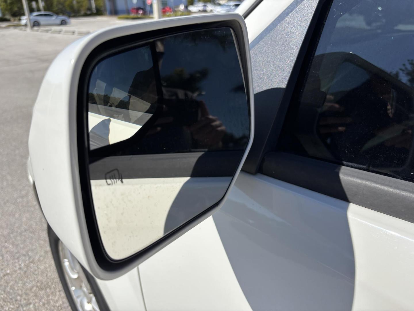2011 WHITE /BLACK LEATHER Ford Escape Limited FWD (1FMCU0EG6BK) with an 3.0L V6 DOHC 24V engine, 6-Speed Automatic transmission, located at 11170 Summerlin Square Dr., Fort Myers Beach, FL, 33931, (239) 999-7777, 26.493546, -81.941628 - Photo#28