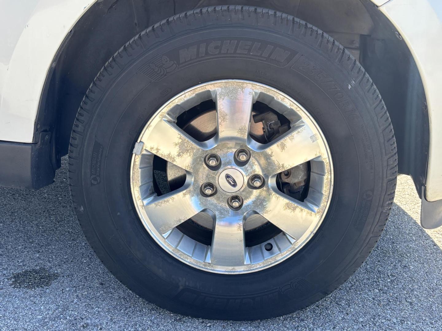 2011 WHITE /BLACK LEATHER Ford Escape Limited FWD (1FMCU0EG6BK) with an 3.0L V6 DOHC 24V engine, 6-Speed Automatic transmission, located at 11170 Summerlin Square Dr., Fort Myers Beach, FL, 33931, (239) 999-7777, 26.493546, -81.941628 - Photo#30