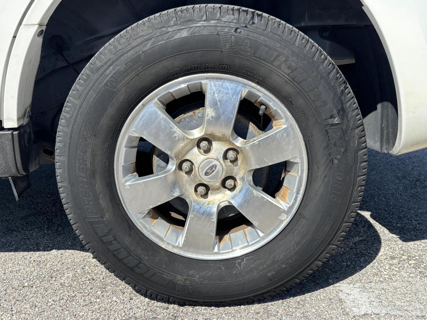 2011 WHITE /BLACK LEATHER Ford Escape Limited FWD (1FMCU0EG6BK) with an 3.0L V6 DOHC 24V engine, 6-Speed Automatic transmission, located at 11170 Summerlin Square Dr., Fort Myers Beach, FL, 33931, (239) 999-7777, 26.493546, -81.941628 - Photo#32