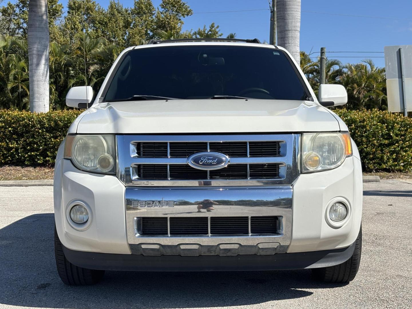 2011 WHITE /BLACK LEATHER Ford Escape Limited FWD (1FMCU0EG6BK) with an 3.0L V6 DOHC 24V engine, 6-Speed Automatic transmission, located at 11170 Summerlin Square Dr., Fort Myers Beach, FL, 33931, (239) 999-7777, 26.493546, -81.941628 - Photo#2