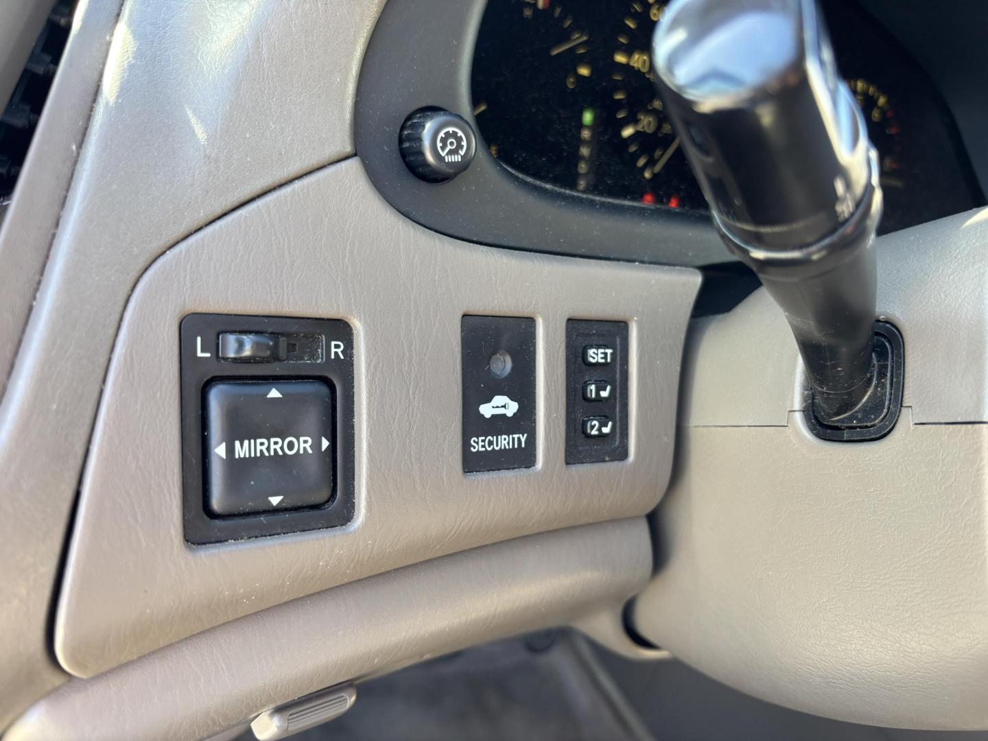 1999 WHITE /BEIGE LEATHER Lexus RX 300 AWD (JT6HF10U6X0) with an 3.0L V6 DOHC 24V engine, 4-Speed Automatic Overdrive transmission, located at 11170 Summerlin Square Dr., Fort Myers Beach, FL, 33931, (239) 999-7777, 26.493546, -81.941628 - Photo#26