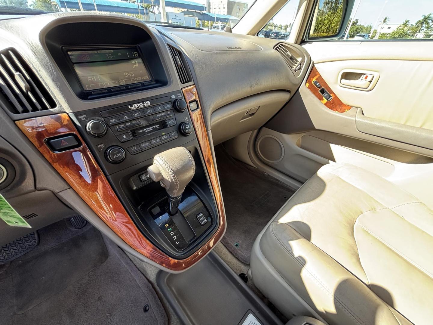 1999 WHITE /BEIGE LEATHER Lexus RX 300 AWD (JT6HF10U6X0) with an 3.0L V6 DOHC 24V engine, 4-Speed Automatic Overdrive transmission, located at 11170 Summerlin Square Dr., Fort Myers Beach, FL, 33931, (239) 999-7777, 26.493546, -81.941628 - Photo#13