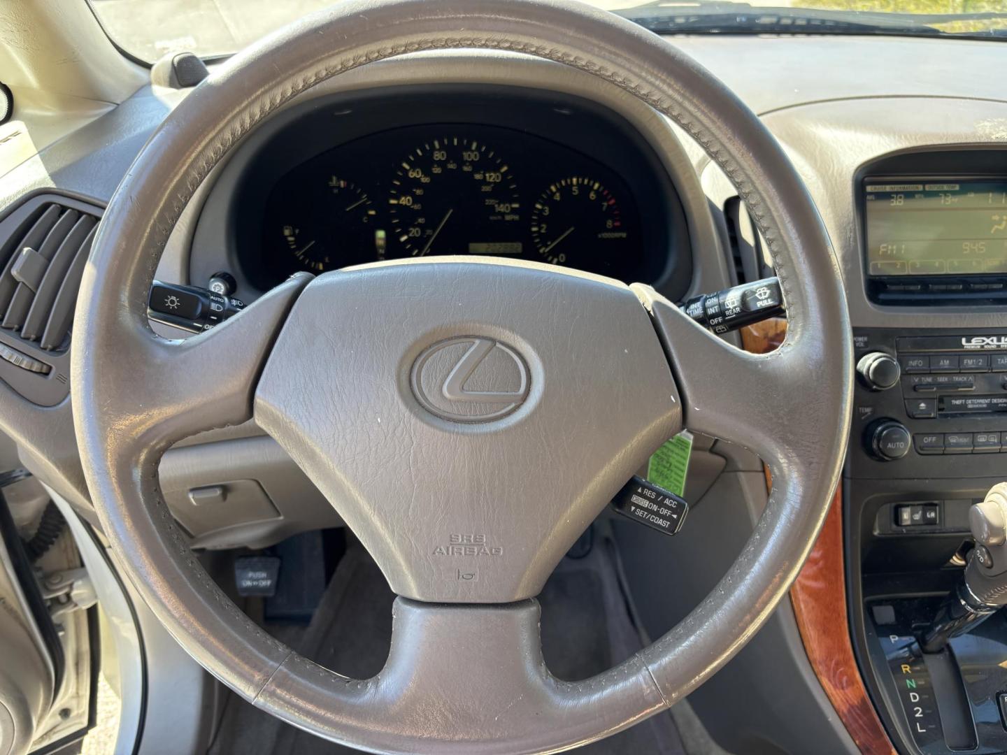 1999 WHITE /BEIGE LEATHER Lexus RX 300 AWD (JT6HF10U6X0) with an 3.0L V6 DOHC 24V engine, 4-Speed Automatic Overdrive transmission, located at 11170 Summerlin Square Dr., Fort Myers Beach, FL, 33931, (239) 999-7777, 26.493546, -81.941628 - Photo#27