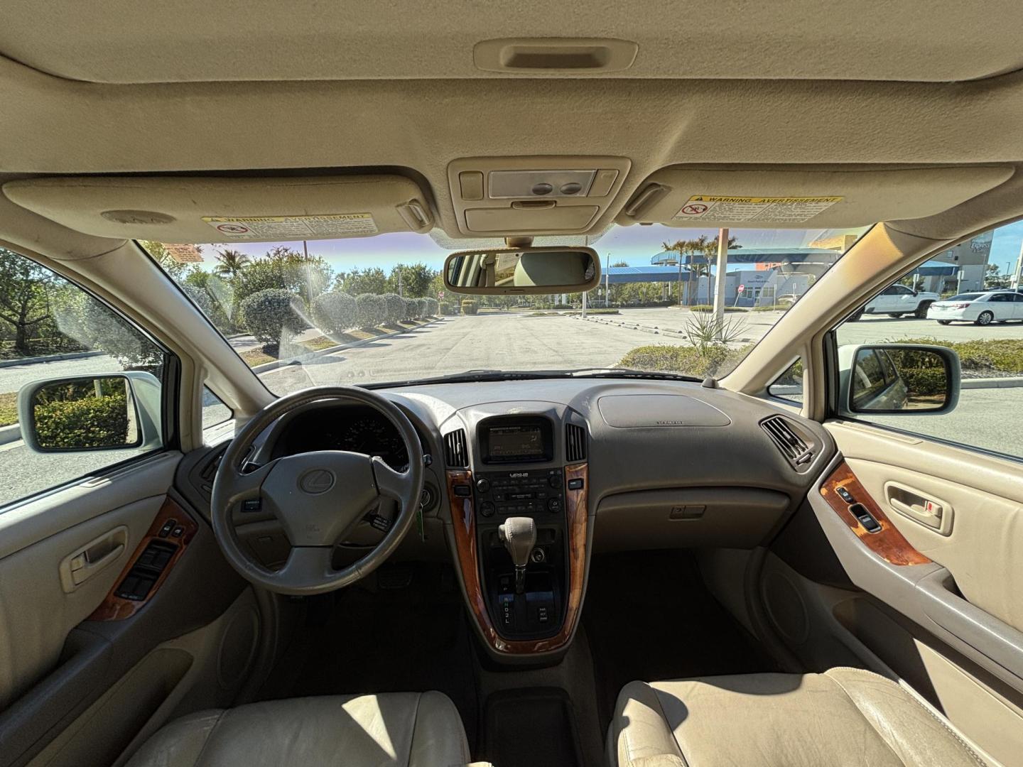 1999 WHITE /BEIGE LEATHER Lexus RX 300 AWD (JT6HF10U6X0) with an 3.0L V6 DOHC 24V engine, 4-Speed Automatic Overdrive transmission, located at 11170 Summerlin Square Dr., Fort Myers Beach, FL, 33931, (239) 999-7777, 26.493546, -81.941628 - Photo#9