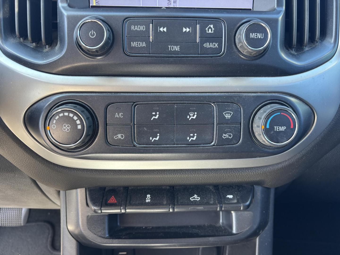 2018 BLACK /BLACK Chevrolet Colorado LT Crew Cab 4WD Long Box (1GCGTCEN7J1) with an 3.6L V6 DOHC 24V GAS engine, 6A transmission, located at 11170 Summerlin Square Dr., Fort Myers Beach, FL, 33931, (239) 999-7777, 26.493546, -81.941628 - Carfax 1 Owner - Photo#16