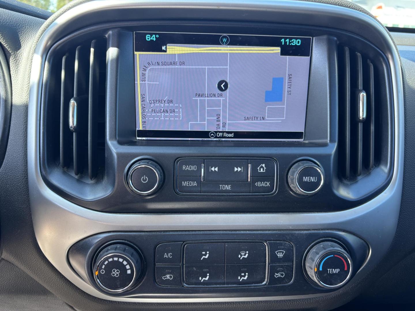 2018 BLACK /BLACK Chevrolet Colorado LT Crew Cab 4WD Long Box (1GCGTCEN7J1) with an 3.6L V6 DOHC 24V GAS engine, 6A transmission, located at 11170 Summerlin Square Dr., Fort Myers Beach, FL, 33931, (239) 999-7777, 26.493546, -81.941628 - Carfax 1 Owner - Photo#27