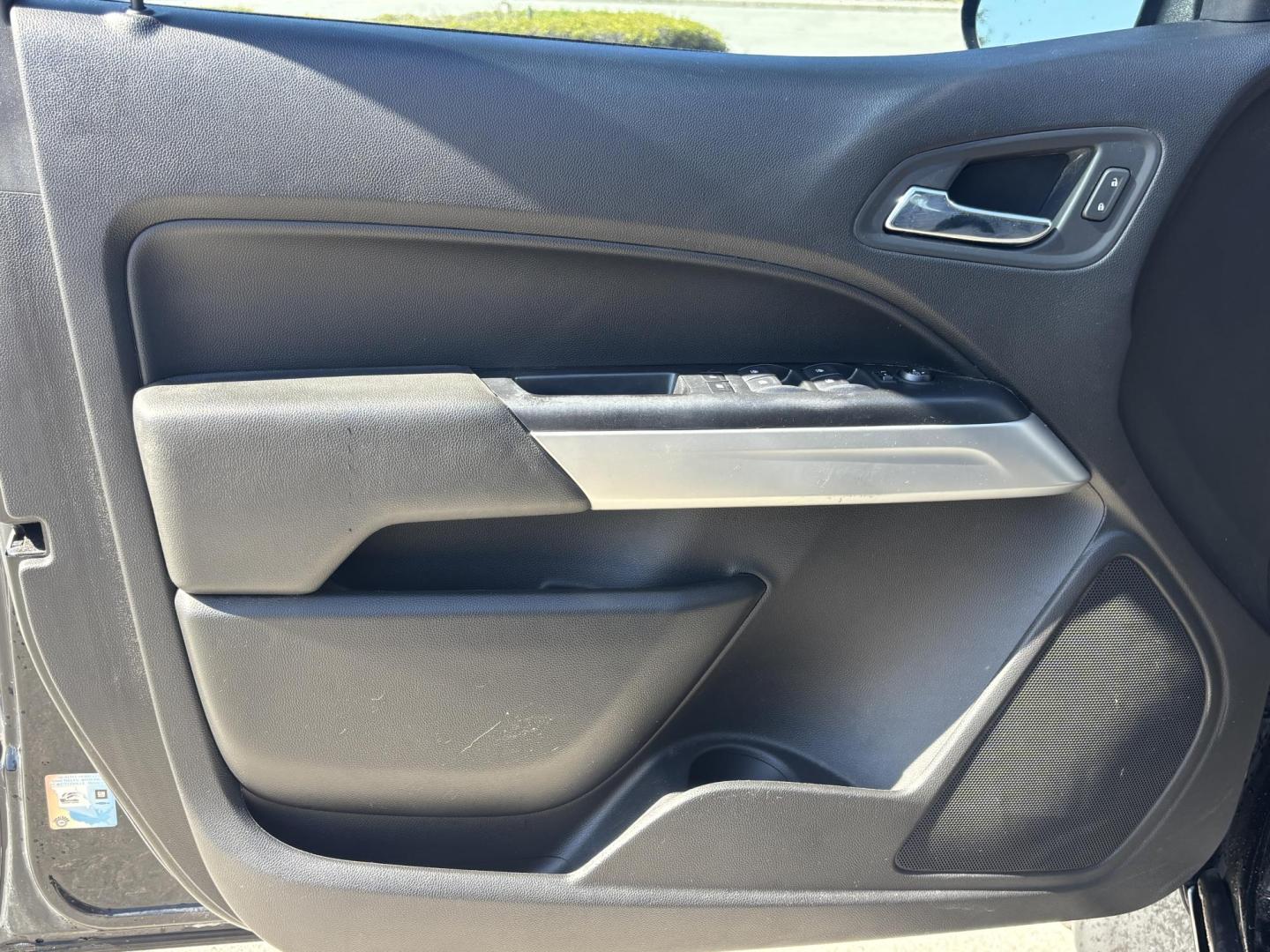 2018 BLACK /BLACK Chevrolet Colorado LT Crew Cab 4WD Long Box (1GCGTCEN7J1) with an 3.6L V6 DOHC 24V GAS engine, 6A transmission, located at 11170 Summerlin Square Dr., Fort Myers Beach, FL, 33931, (239) 999-7777, 26.493546, -81.941628 - Carfax 1 Owner - Photo#12