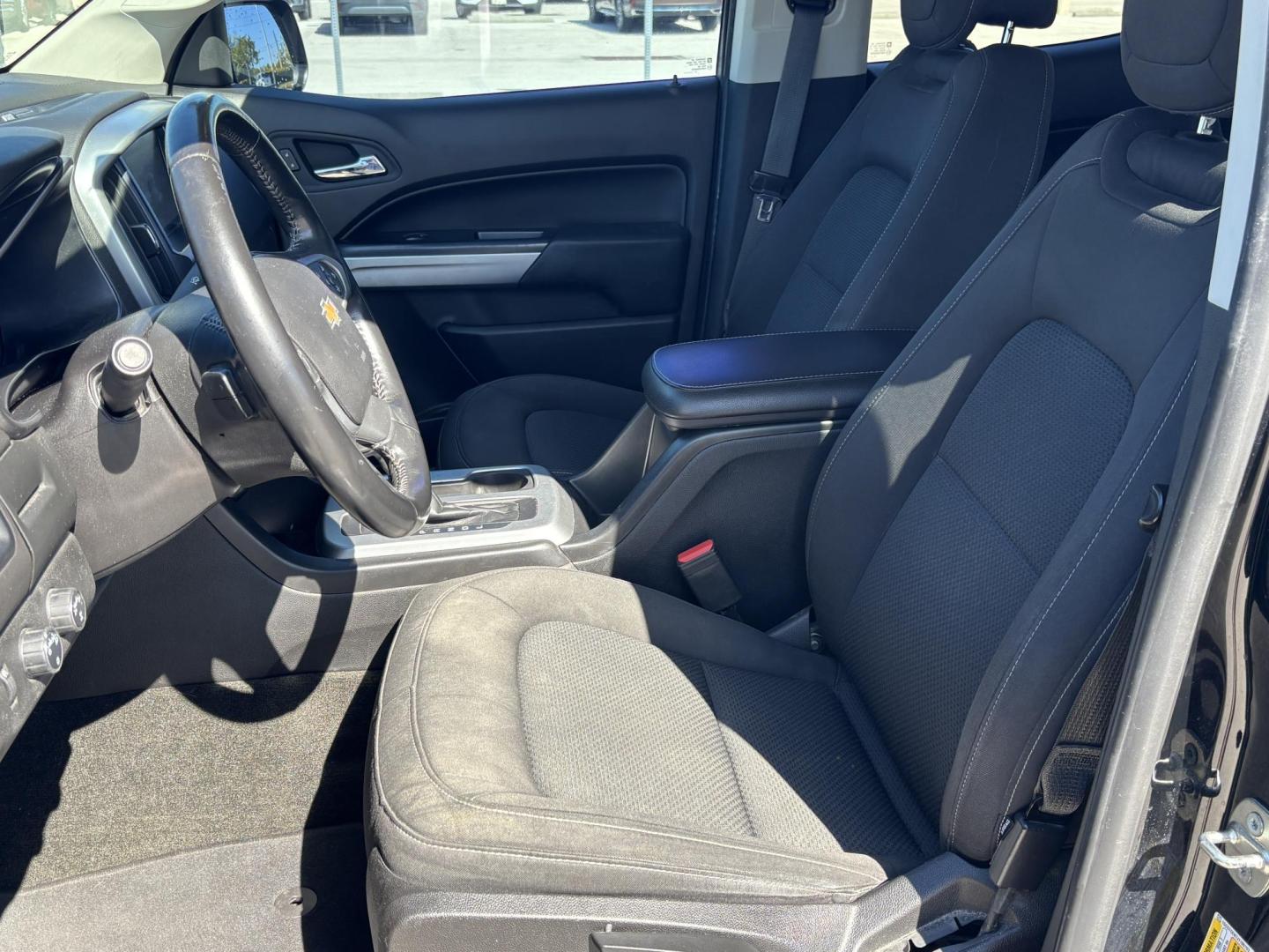 2018 BLACK /BLACK Chevrolet Colorado LT Crew Cab 4WD Long Box (1GCGTCEN7J1) with an 3.6L V6 DOHC 24V GAS engine, 6A transmission, located at 11170 Summerlin Square Dr., Fort Myers Beach, FL, 33931, (239) 999-7777, 26.493546, -81.941628 - Carfax 1 Owner - Photo#10