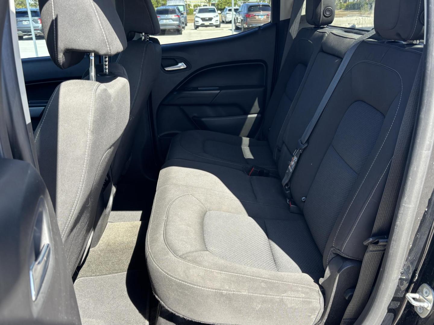 2018 BLACK /BLACK Chevrolet Colorado LT Crew Cab 4WD Long Box (1GCGTCEN7J1) with an 3.6L V6 DOHC 24V GAS engine, 6A transmission, located at 11170 Summerlin Square Dr., Fort Myers Beach, FL, 33931, (239) 999-7777, 26.493546, -81.941628 - Carfax 1 Owner - Photo#18