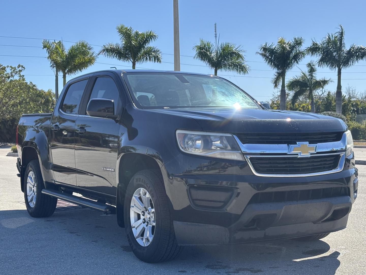 2018 BLACK /BLACK Chevrolet Colorado LT Crew Cab 4WD Long Box (1GCGTCEN7J1) with an 3.6L V6 DOHC 24V GAS engine, 6A transmission, located at 11170 Summerlin Square Dr., Fort Myers Beach, FL, 33931, (239) 999-7777, 26.493546, -81.941628 - Carfax 1 Owner - Photo#3