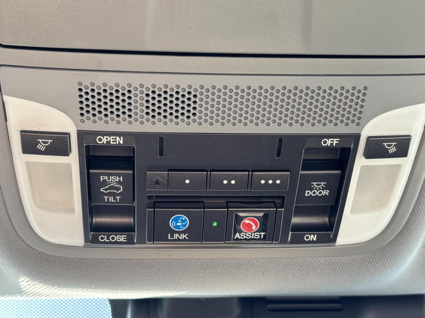 2019 BLUE /LIGHT GRAY LEATHER Acura MDX 9-Spd AT w/Tech Package (5J8YD3H56KL) with an 3.5L V6 SOHC 24V engine, 9A transmission, located at 11170 Summerlin Square Dr., Fort Myers Beach, FL, 33931, (239) 999-7777, 26.493546, -81.941628 - Photo#9