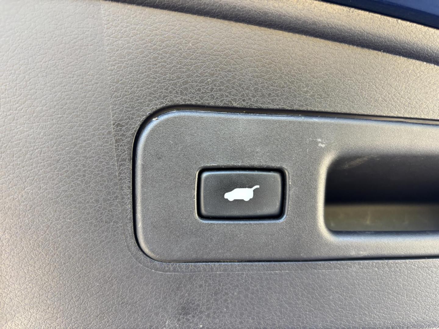 2019 BLUE /LIGHT GRAY LEATHER Acura MDX 9-Spd AT w/Tech Package (5J8YD3H56KL) with an 3.5L V6 SOHC 24V engine, 9A transmission, located at 11170 Summerlin Square Dr., Fort Myers Beach, FL, 33931, (239) 999-7777, 26.493546, -81.941628 - Photo#26