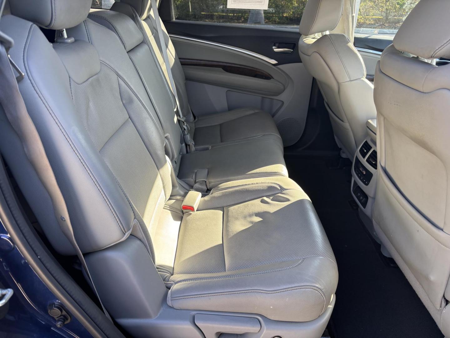 2019 BLUE /LIGHT GRAY LEATHER Acura MDX 9-Spd AT w/Tech Package (5J8YD3H56KL) with an 3.5L V6 SOHC 24V engine, 9A transmission, located at 11170 Summerlin Square Dr., Fort Myers Beach, FL, 33931, (239) 999-7777, 26.493546, -81.941628 - Photo#20