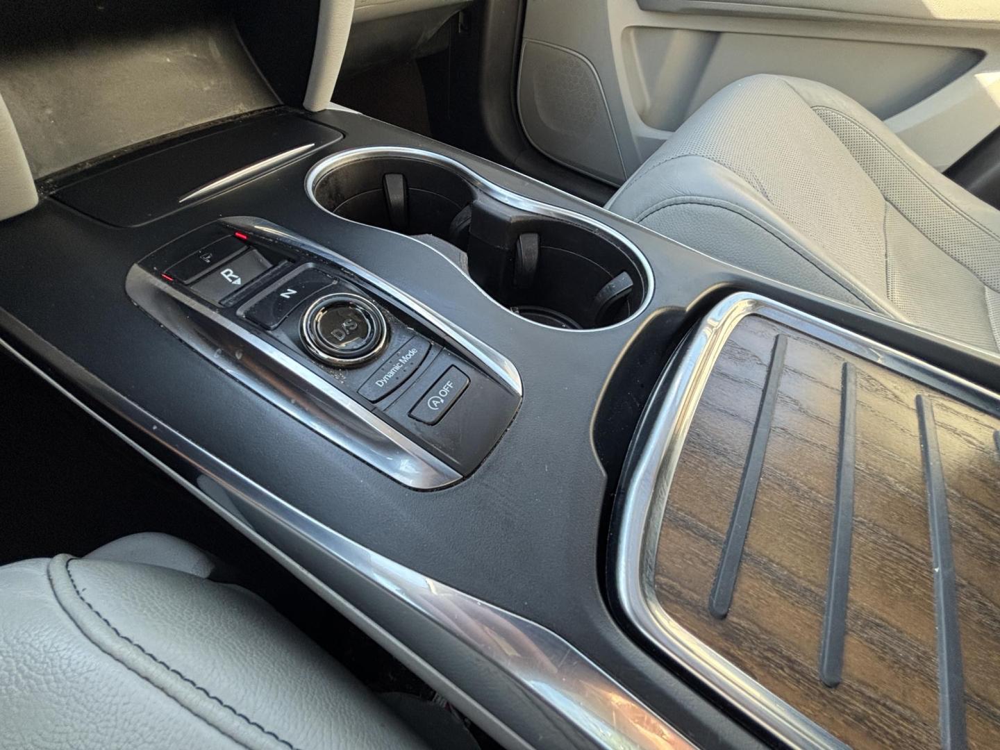 2019 BLUE /LIGHT GRAY LEATHER Acura MDX 9-Spd AT w/Tech Package (5J8YD3H56KL) with an 3.5L V6 SOHC 24V engine, 9A transmission, located at 11170 Summerlin Square Dr., Fort Myers Beach, FL, 33931, (239) 999-7777, 26.493546, -81.941628 - Photo#15