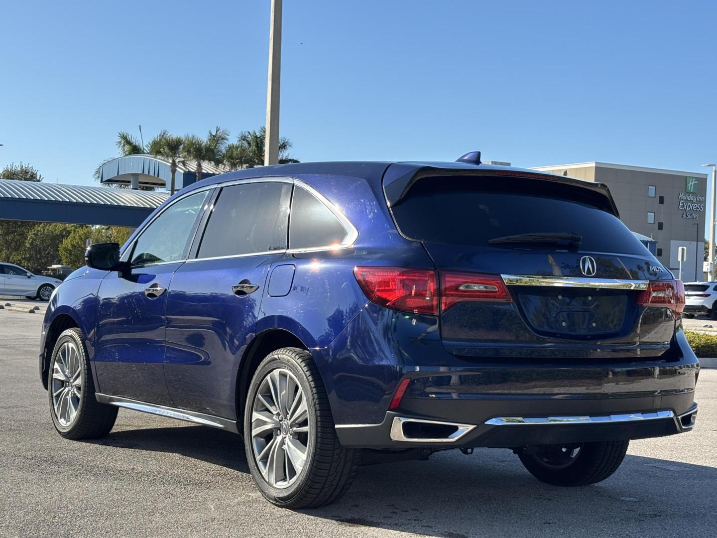 2019 BLUE /LIGHT GRAY LEATHER Acura MDX 9-Spd AT w/Tech Package (5J8YD3H56KL) with an 3.5L V6 SOHC 24V engine, 9A transmission, located at 11170 Summerlin Square Dr., Fort Myers Beach, FL, 33931, (239) 999-7777, 26.493546, -81.941628 - Photo#5