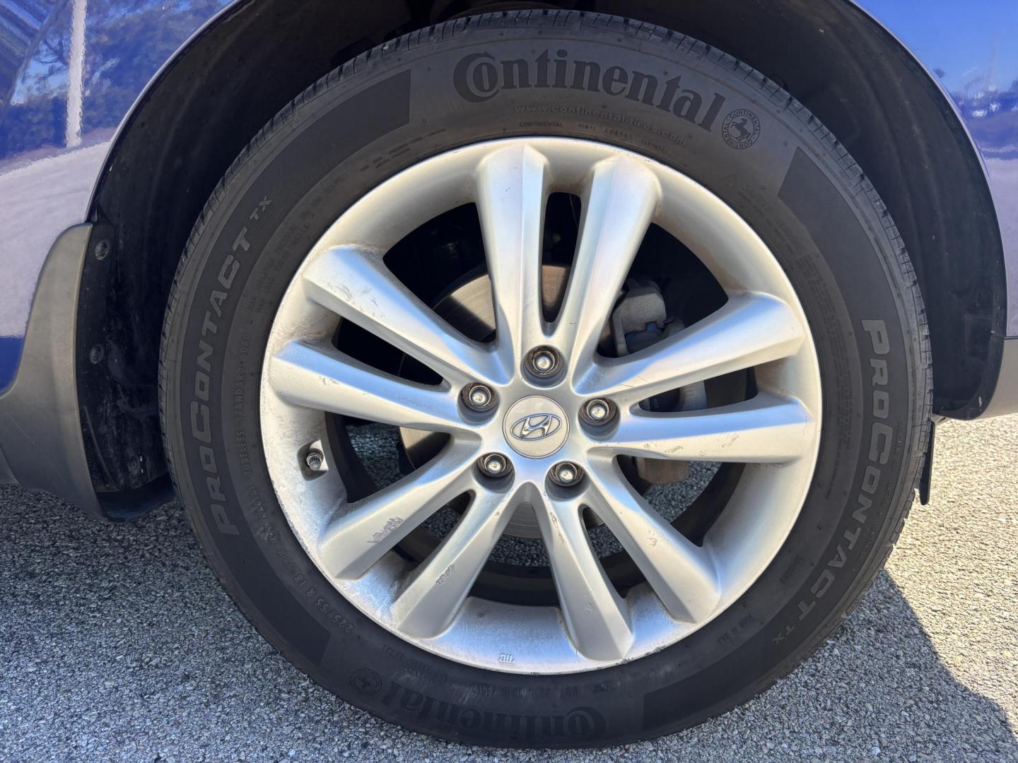 2011 BLUE /BLACK LEATHER Hyundai Tucson Limited 2WD (KM8JU3AC2BU) with an 2.4L L4 DOHC 16V engine, 6-Speed Automatic transmission, located at 11170 Summerlin Square Dr., Fort Myers Beach, FL, 33931, (239) 999-7777, 26.493546, -81.941628 - Photo#27