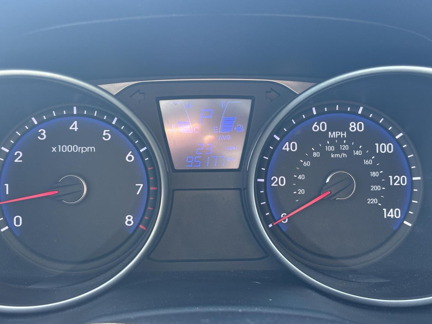 2011 BLUE /BLACK LEATHER Hyundai Tucson Limited 2WD (KM8JU3AC2BU) with an 2.4L L4 DOHC 16V engine, 6-Speed Automatic transmission, located at 11170 Summerlin Square Dr., Fort Myers Beach, FL, 33931, (239) 999-7777, 26.493546, -81.941628 - Photo#19