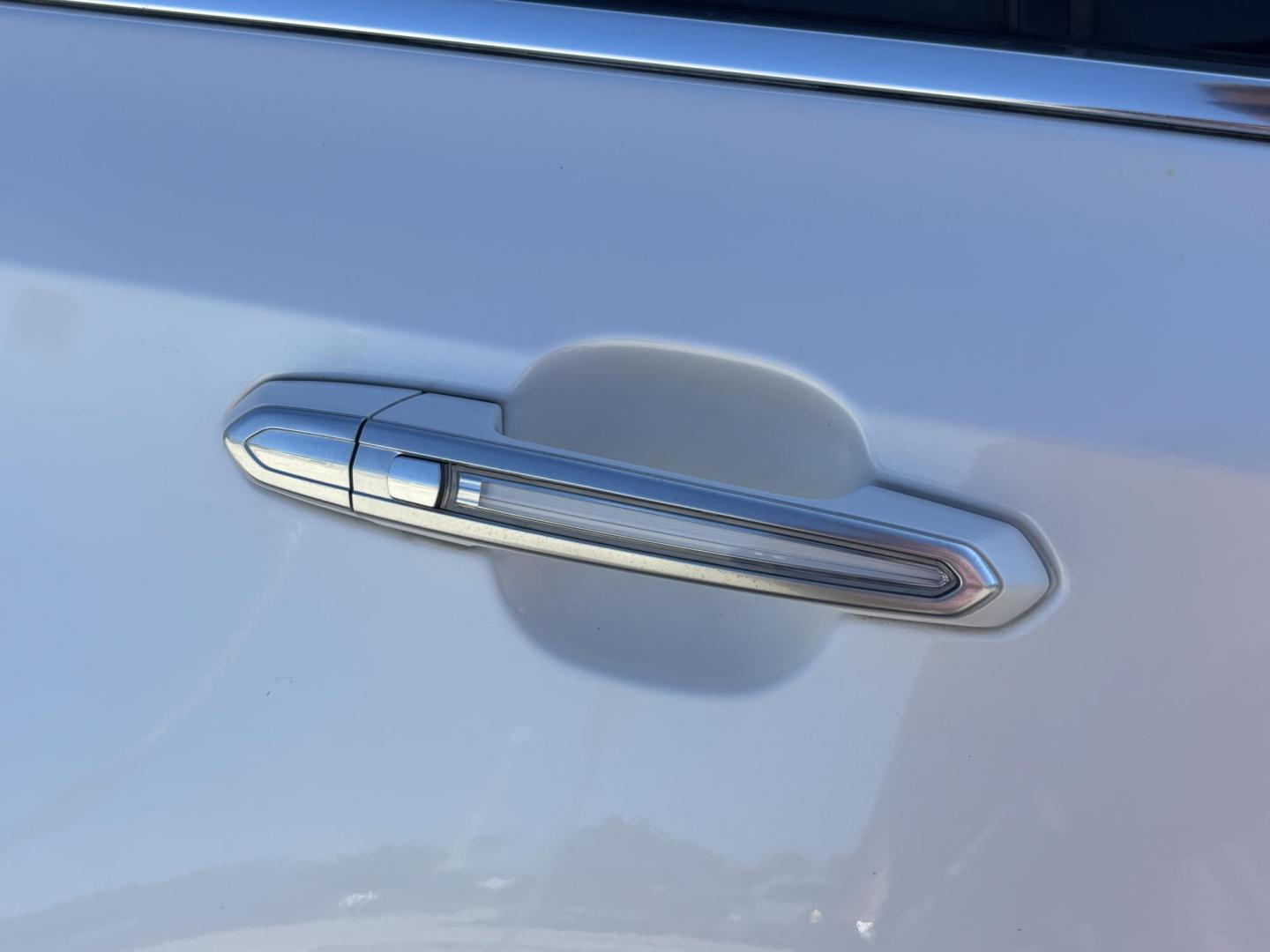 2019 WHITE /TAN LEATHER Cadillac XT4 Premium Luxury (1GYFZCR49KF) with an 2.0L L4 DOHC 16V engine, 9A transmission, located at 11170 Summerlin Square Dr., Fort Myers Beach, FL, 33931, (239) 999-7777, 26.493546, -81.941628 - Photo#41