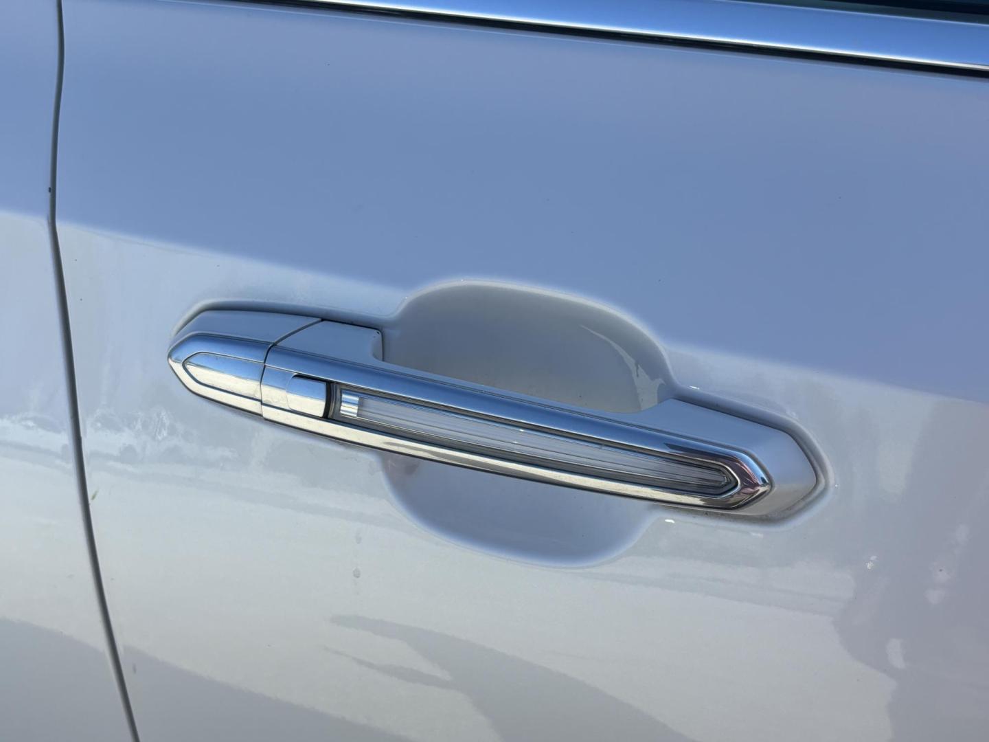 2019 WHITE /TAN LEATHER Cadillac XT4 Premium Luxury (1GYFZCR49KF) with an 2.0L L4 DOHC 16V engine, 9A transmission, located at 11170 Summerlin Square Dr., Fort Myers Beach, FL, 33931, (239) 999-7777, 26.493546, -81.941628 - Photo#40